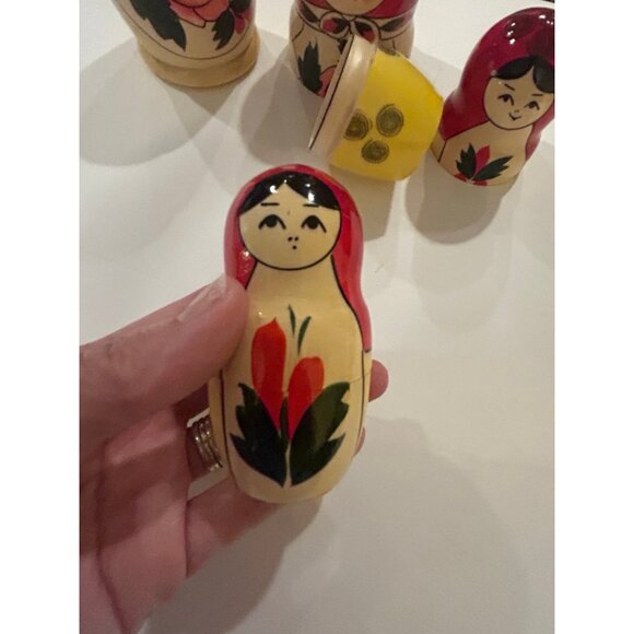 Vintage set of Nesting Dolls, set of 5, complete set matryoshka dolls cottage - Picture 6 of 11